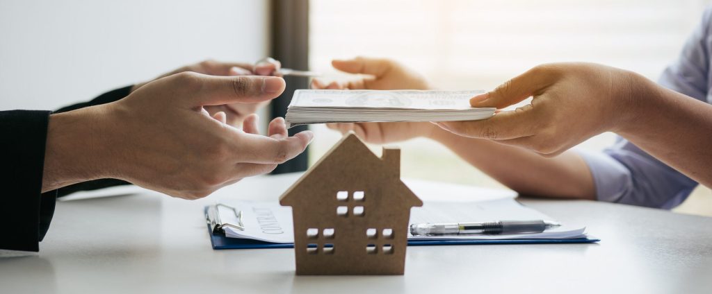 what-is-a-mortgage-broker-e1630539381449